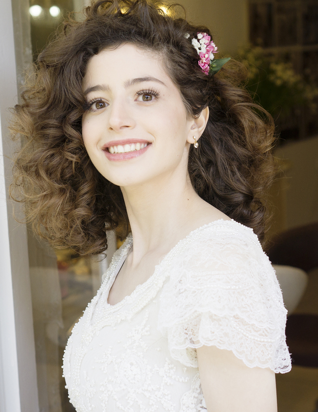 תסרוקת תלתלים פזור 2018